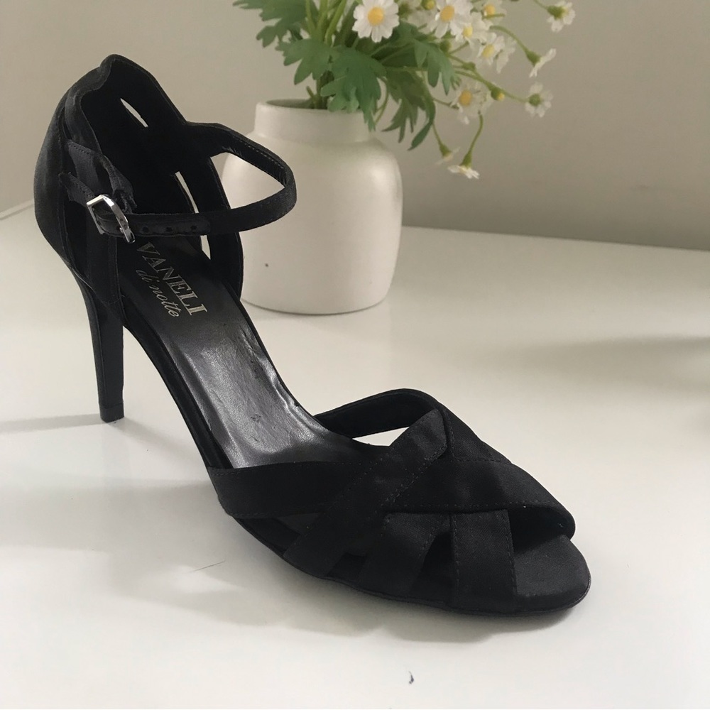 VERO CUOIO VANELI Women's Black Ankle Strap Heels Open Toe Size 7,5